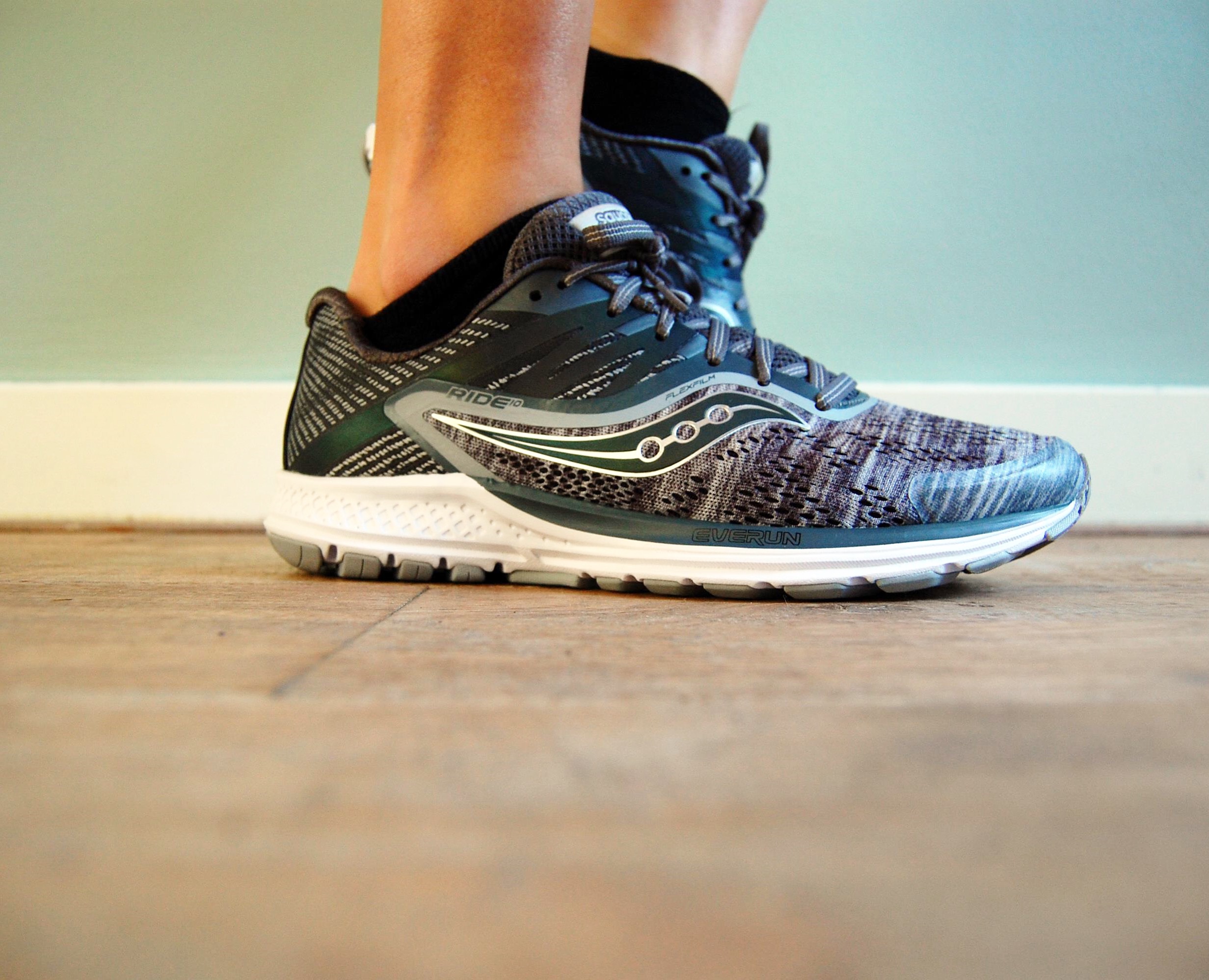 Saucony ride 10 heathered on sale chroma